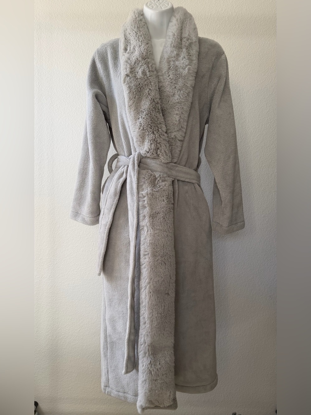 Pottery Barn Grey Faux Fur Robe Size Small